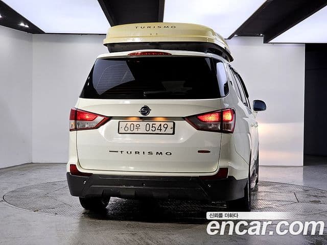 KG모빌리티(SsangYong) Korando 투리스모 4WD outdoor Edition 9인승, 2016 3