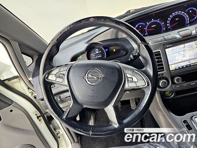 KG모빌리티(SsangYong) Korando 투리스모 4WD outdoor Edition 9인승, 2016 12