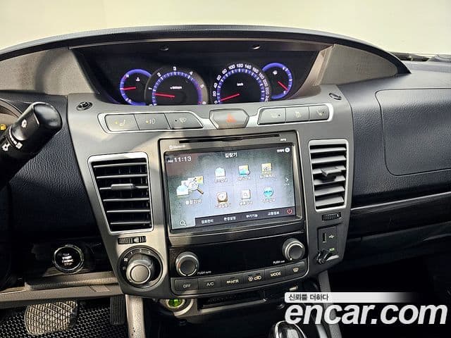 KG모빌리티(SsangYong) Korando 투리스모 4WD outdoor Edition 9인승, 2016 14