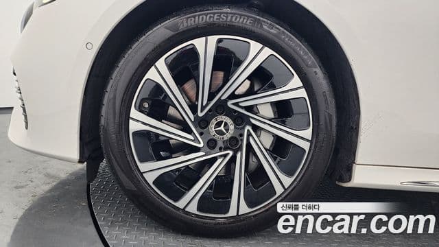 Mercedes-Benz E-класс W214 Exclusive, 2025 все фото