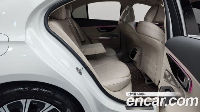 Mercedes-Benz E-класс W214 Exclusive, 2025 12