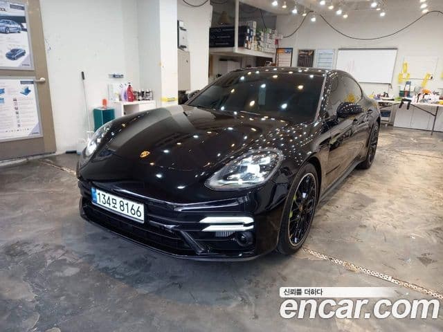 Porsche Panamera (971) 4.0 турбо E-гибрид, 2023 1