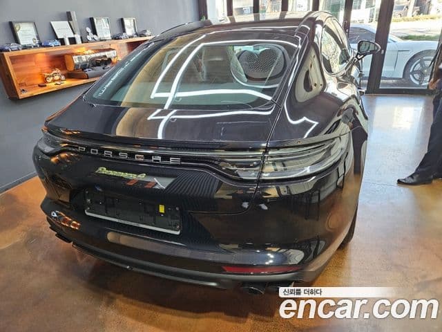 Porsche Panamera (971) 4.0 турбо E-гибрид, 2023 4