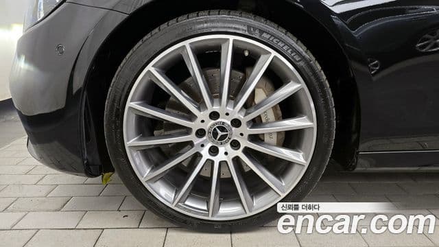 Mercedes-Benz E-класс W213 AMG Line, 2021 все фото