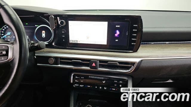 Kia K5 гибрид 3세대 Signature, 2022 16