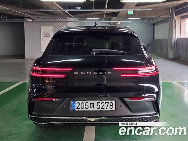Genesis GV70, 2025 4