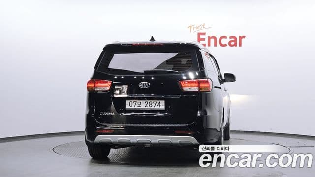 Kia All New Carnival Prestige, 2015 4