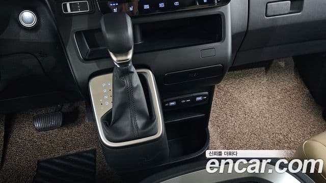 Hyundai Staria Modern, 2023 9