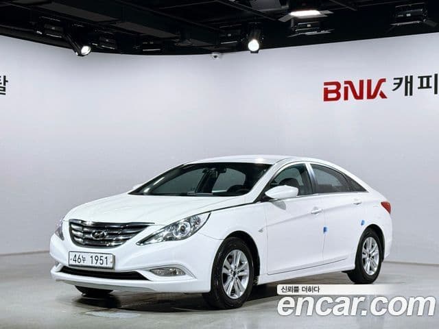 Hyundai YF Sonata Luxury, 2010 1
