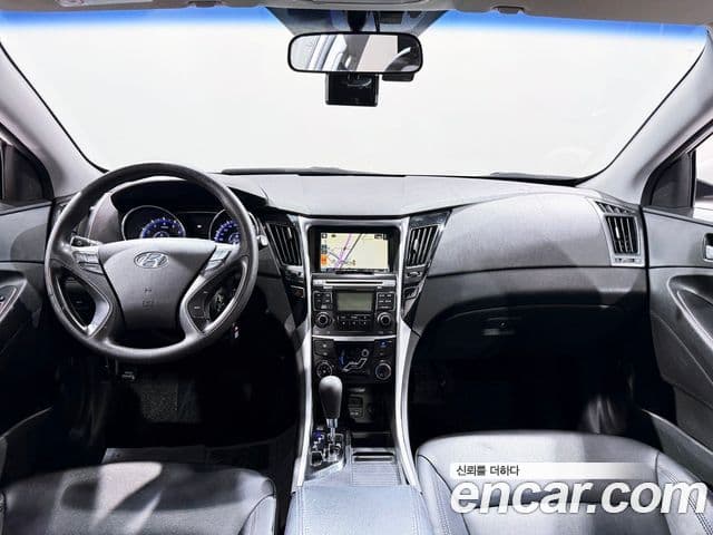 Hyundai YF Sonata Luxury, 2010 4