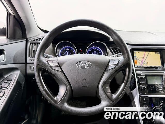 Hyundai YF Sonata Luxury, 2010 6