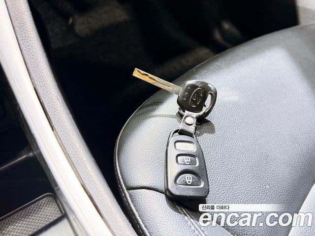 Hyundai YF Sonata Luxury, 2010 16