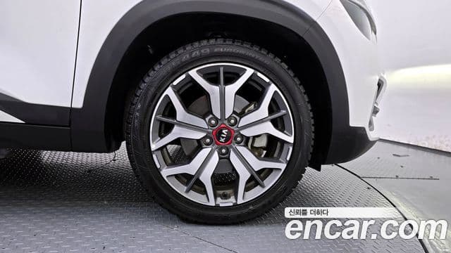 Kia Seltos Signature, 2021 все фото