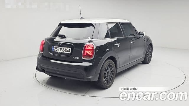Mini Cooper 3세대, 2024 2