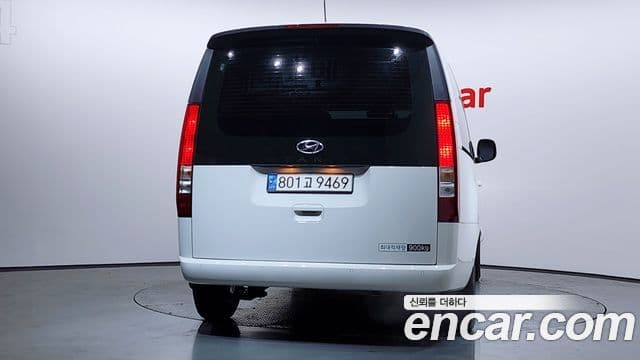 Hyundai Staria Modern, 2023 4