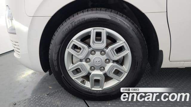 Hyundai Staria Modern, 2023 все фото