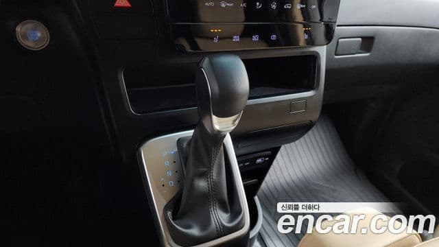 Hyundai Staria Modern, 2023 9