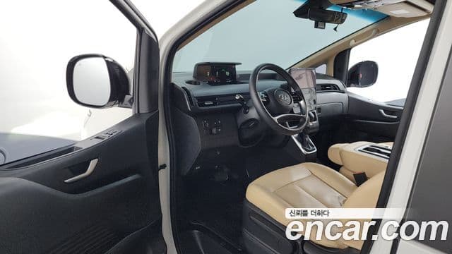Hyundai Staria Modern, 2023 10