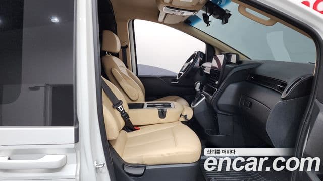 Hyundai Staria Modern, 2023 11