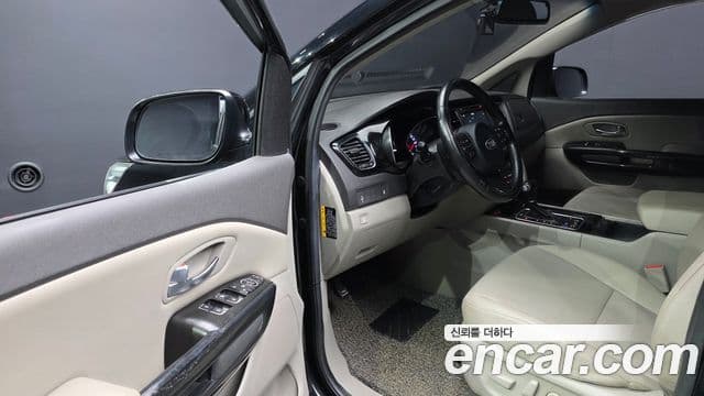 Kia All New Carnival Prestige, 2015 11