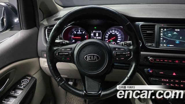 Kia All New Carnival Prestige, 2015 13