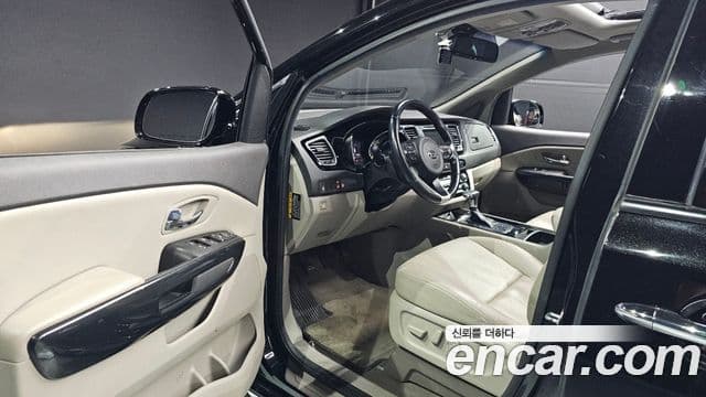 Kia All New Carnival Prestige, 2017 12