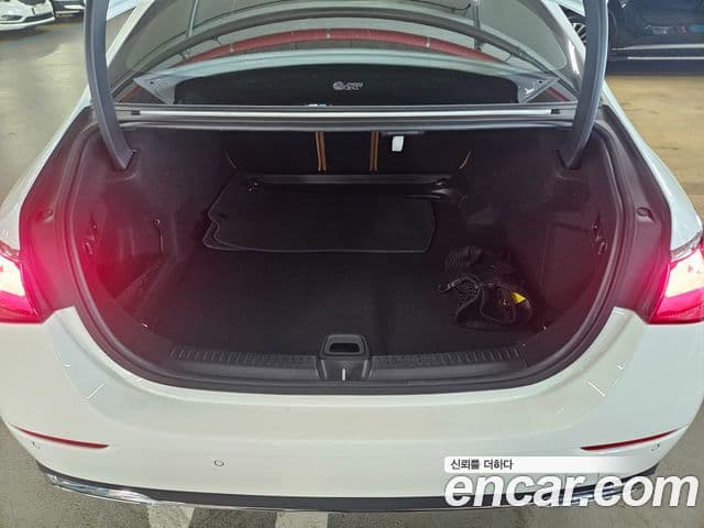 Mercedes-Benz E-класс W214 Avantgarde, 2025 17