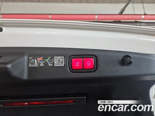 Mercedes-Benz E-класс W214 Avantgarde, 2025 18