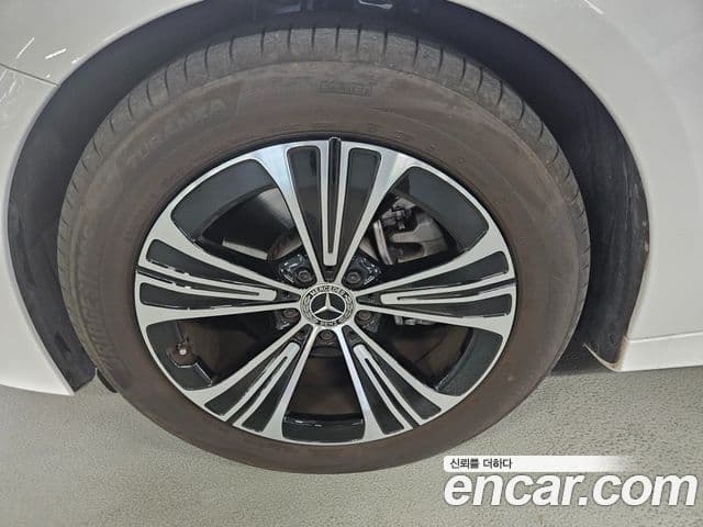 Mercedes-Benz E-класс W214 Avantgarde, 2025 19