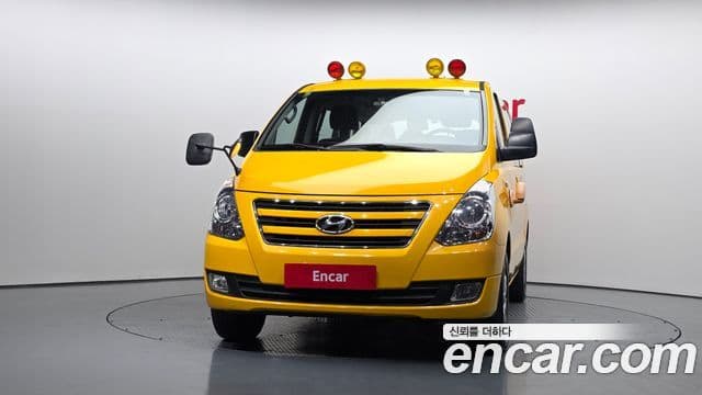 Hyundai Grand Starex 4WD детский перевозочный автомобиль, 2017 3