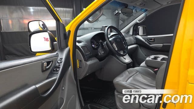 Hyundai Grand Starex 4WD детский перевозочный автомобиль, 2017 10