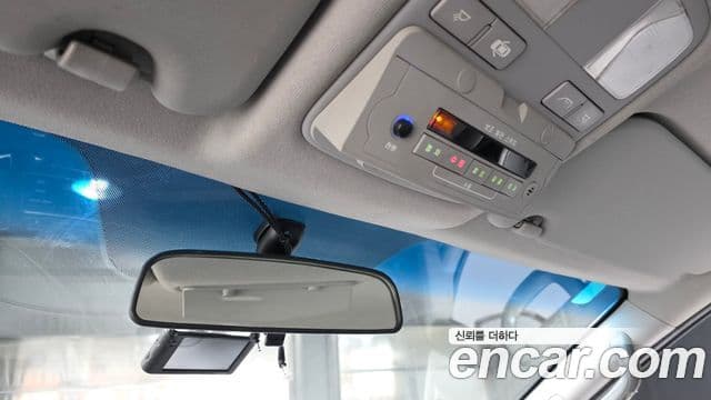 Hyundai Grand Starex 4WD детский перевозочный автомобиль, 2017 18