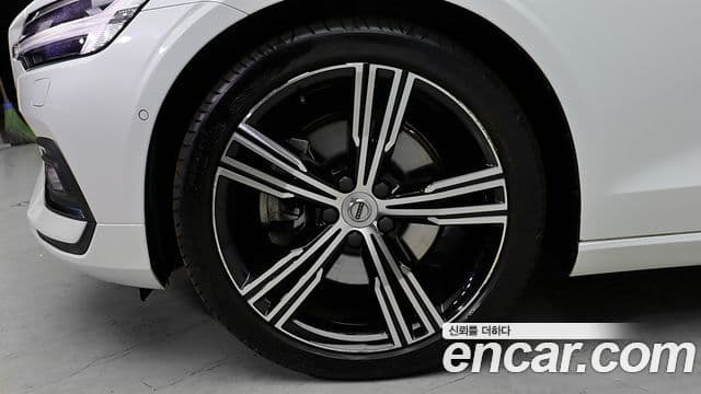 Volvo S60 3세대 B5 Inscription, 2021 все фото