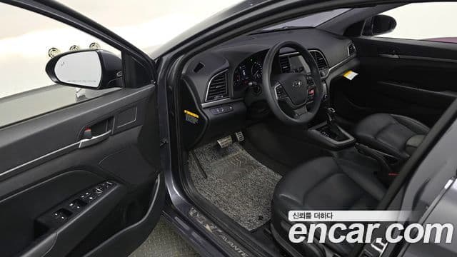 Hyundai Avante AD 1.6 GDI Value Plus, 2018 10