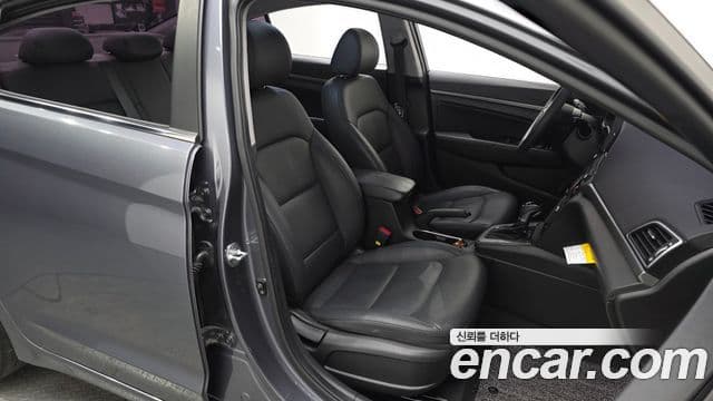 Hyundai Avante AD 1.6 GDI Value Plus, 2018 12