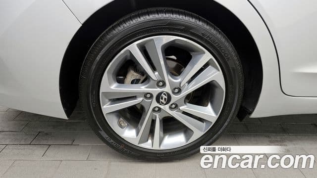 Hyundai Avante AD 1.6 GDI Value Plus, 2017 все фото