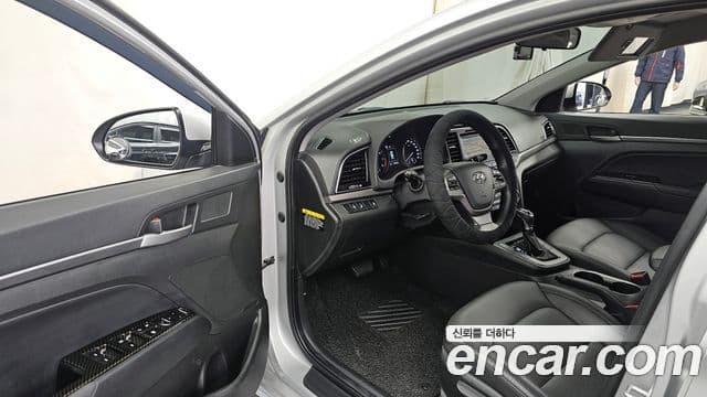 Hyundai Avante AD 1.6 GDI Value Plus, 2017 10