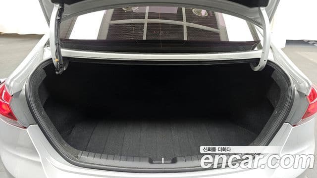 Hyundai Avante AD 1.6 GDI Value Plus, 2017 20