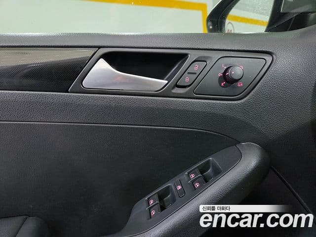 Volkswagen New Jetta 6세대, 2014 13