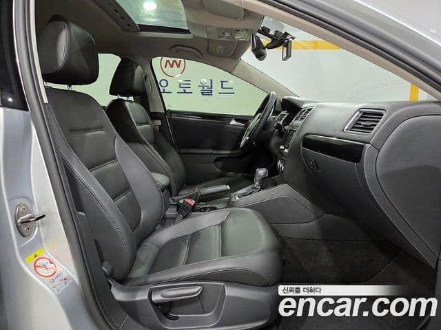 Volkswagen New Jetta 6세대, 2014 17