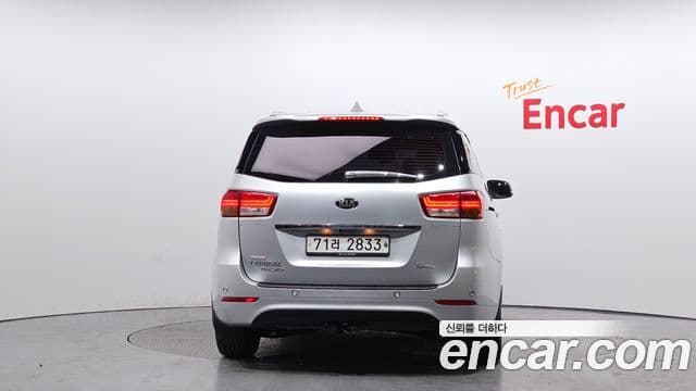 Kia All New Carnival Prestige, 2016 4