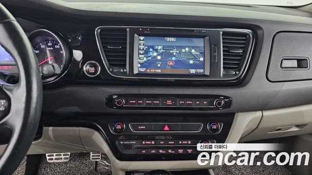 Kia All New Carnival Prestige, 2016 15