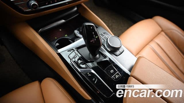 BMW 5시리즈 (G30) 520i M Sport, 2022 9