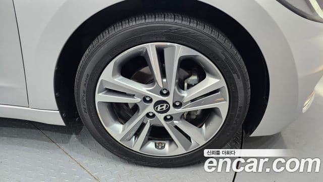 Hyundai Avante AD 1.6 GDI Value Plus, 2017 20