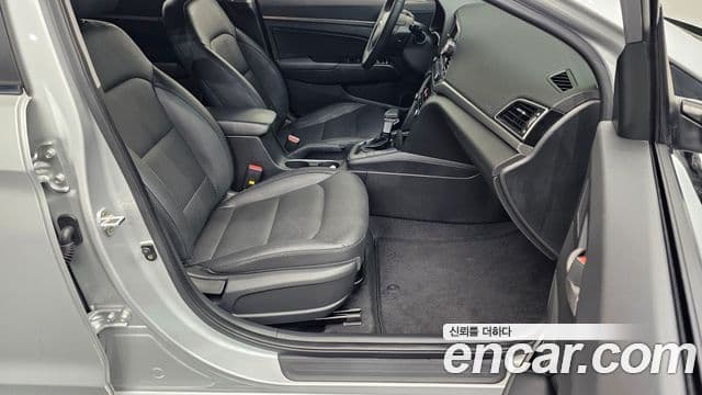 Hyundai Avante AD 1.6 GDI Value Plus, 2017 11