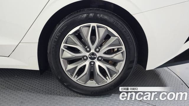 Kia K5 гибрид 3세대 Noblesse, 2022 все фото