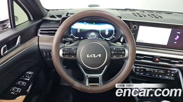 Kia K5 гибрид 3세대 Noblesse, 2022 13