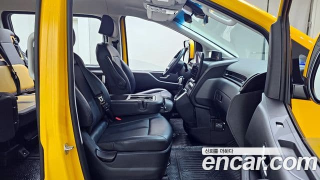 Hyundai Staria 15인승, 2023 10