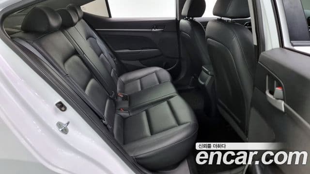 Hyundai Avante AD 1.6 GDI Value Plus, 2018 12