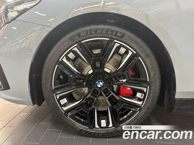 BMW i5 (G60) eDrive 40 M Sport, 2025 все фото